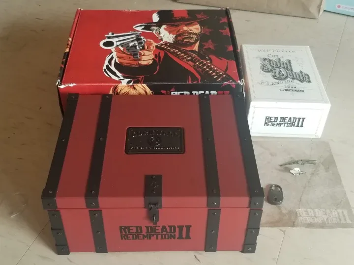 RARE - Red Dead Redemption 2 Collectors Edition * Not complete thumbnail