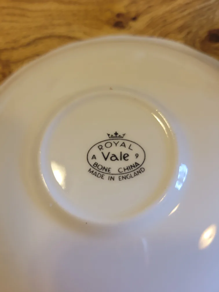 Royal Vale Bone China Tea Cup & Saucer🇨🇦 image indicator(2)
