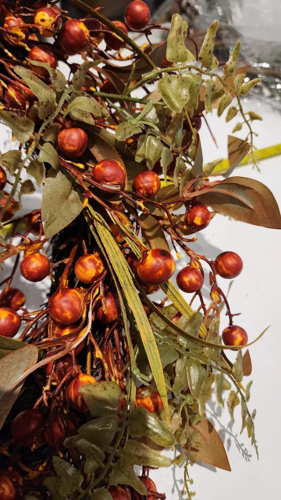 Fall Wreath with Berries & Leaves, 50 cm image indicator(3)