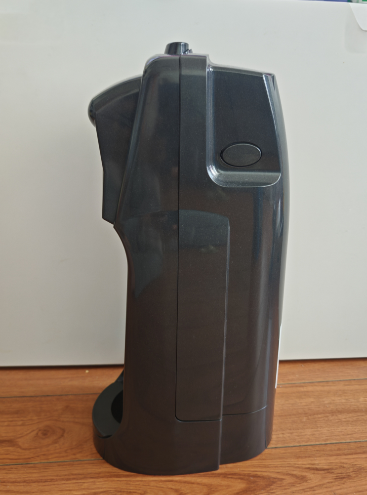 SodaStream Jet Sparkling Water Maker - photo 2