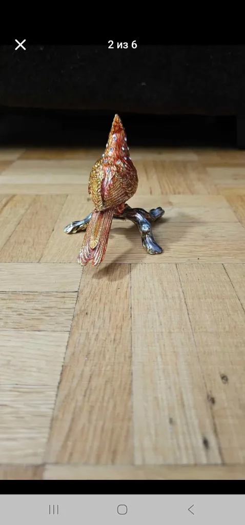 Cardinal Figurine on Branch image indicator(2)