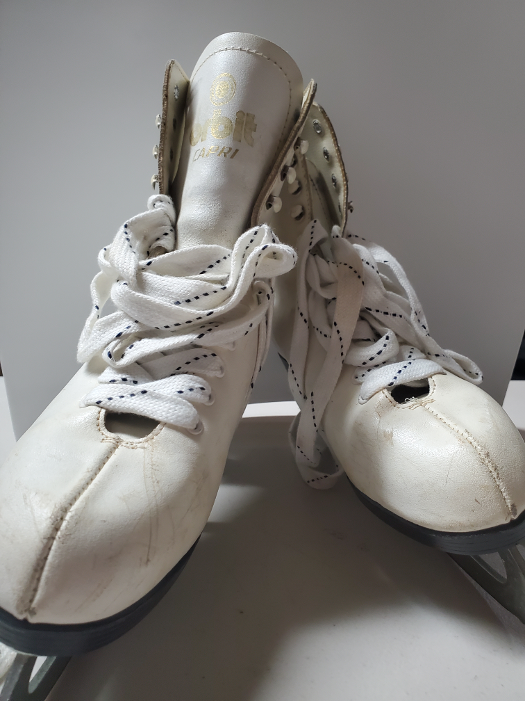 Orbit Capri White Figure Skates - Size 7