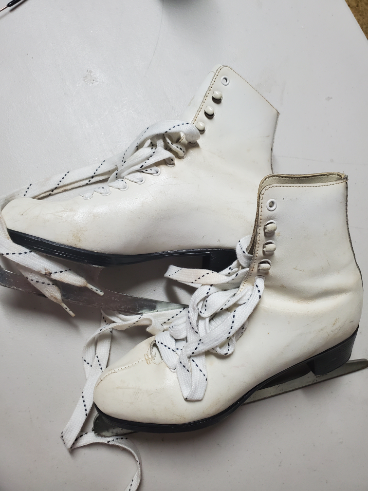 Orbit Capri White Figure Skates - Size 7 - photo 2