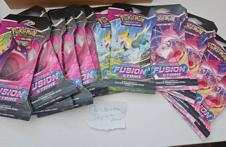 Fusion Strike Sleeved Booster Pack (12 Available) thumbnail