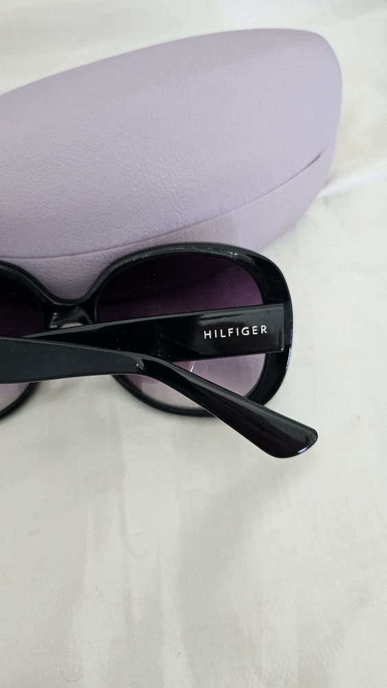 Tommy Hilfiger Black Sunglasses with Case
