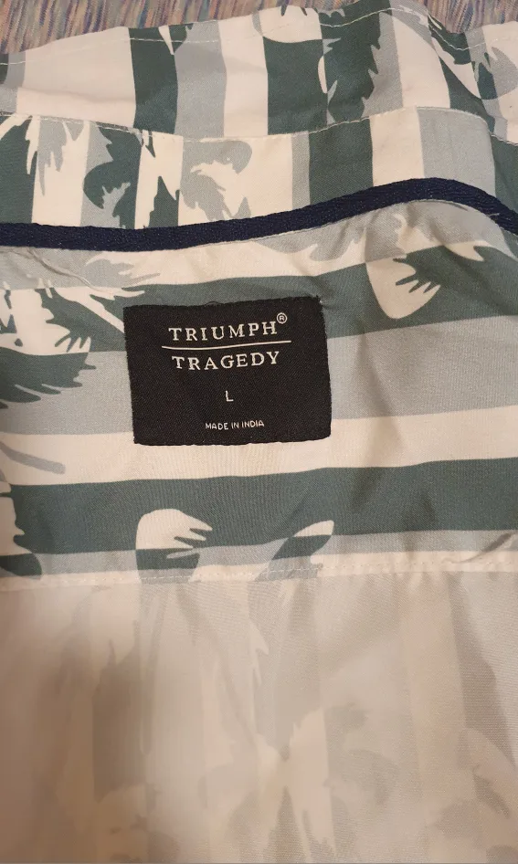 Triumph Tragedy Set - Shirt & Shorts, Size L (0362) image indicator(6)