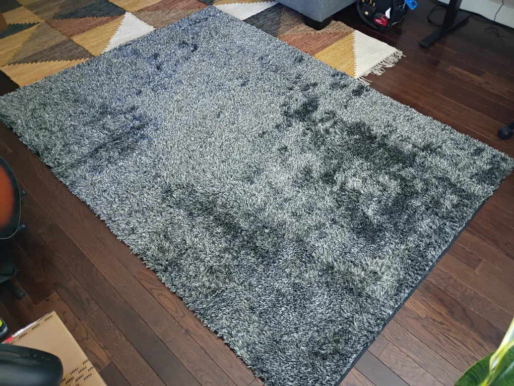 Grey Area Rug 5' x 7'