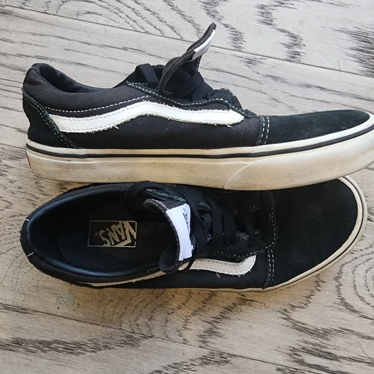 Nike & Van's YOUTH  Shoes - Size 5y and  4Y image indicator(6)