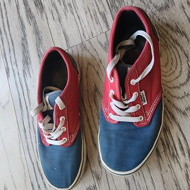 Nike & Van's YOUTH  Shoes - Size 5y and  4Y image indicator(7)