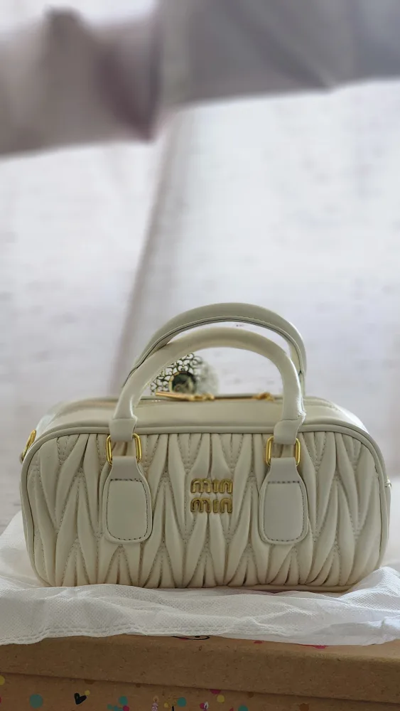 The White One -1 Left!✨Luxury Crossbody image indicator(3)