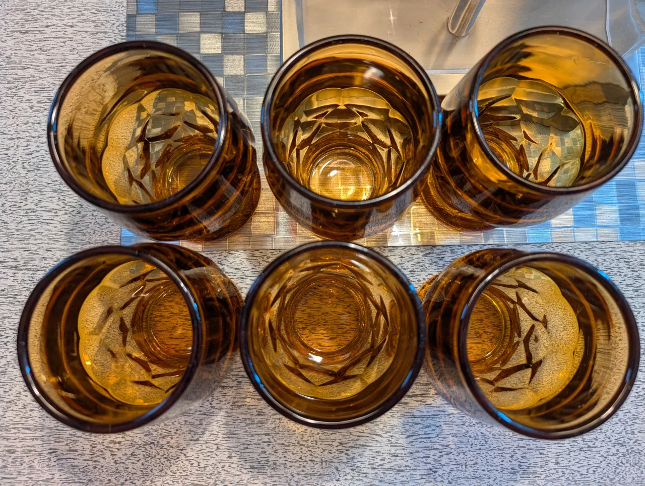 Vintage Set of 6 Amber honeycomb whiskey glasses image indicator(2)