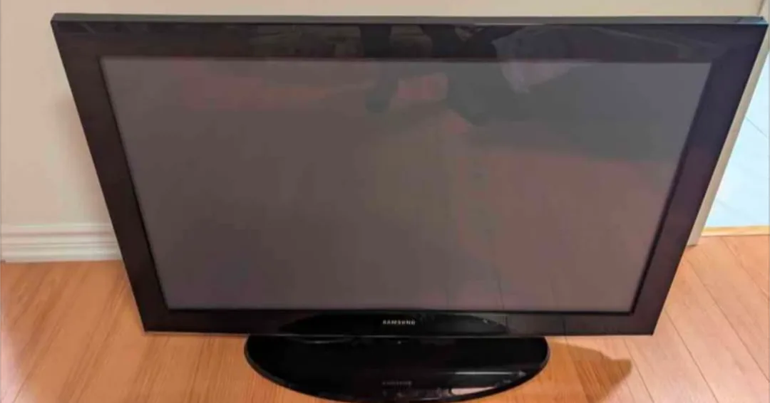 Samsung PN42A450 42" Plasma TV thumbnail