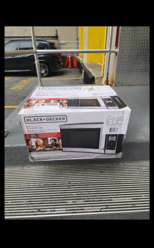 (Free Delivery)Microwave Used 2 times Like New thumbnail