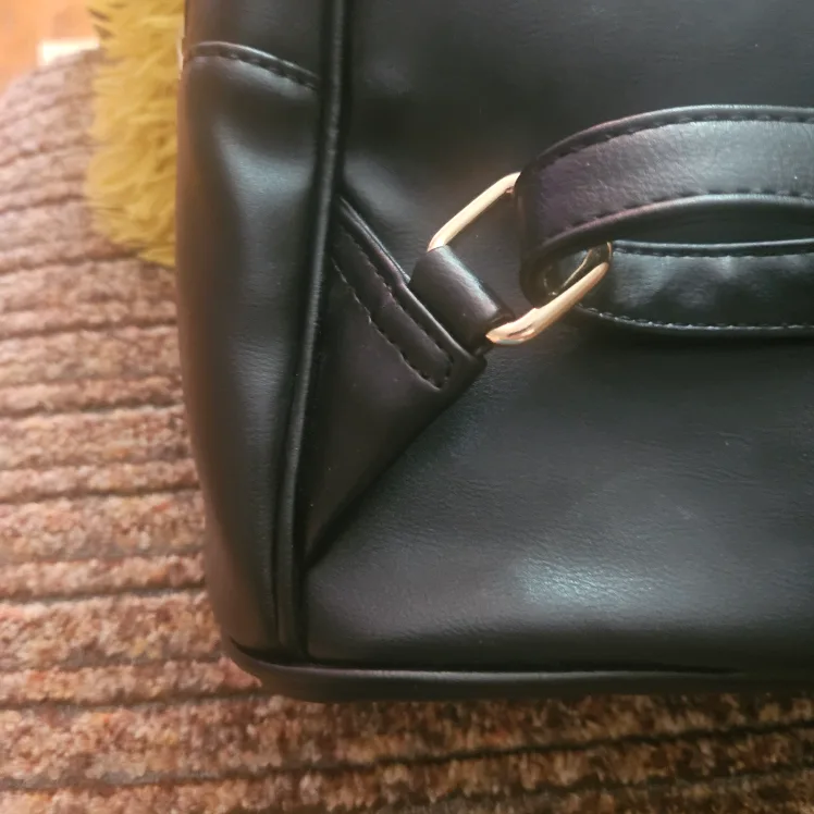 Black and Gold Bumble Bee women backpack image indicator(4)