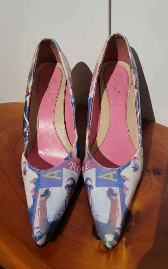 Unique 90's Avant Garde Pumps image indicator(3)