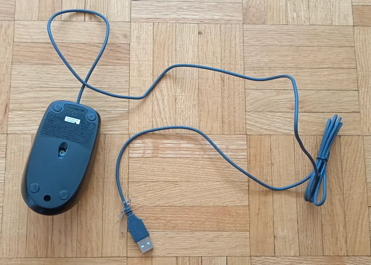 Logitech M100 Wired USB Mouse image indicator(2)