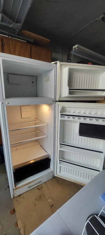 White Top Freezer Refrigerator image indicator(3)