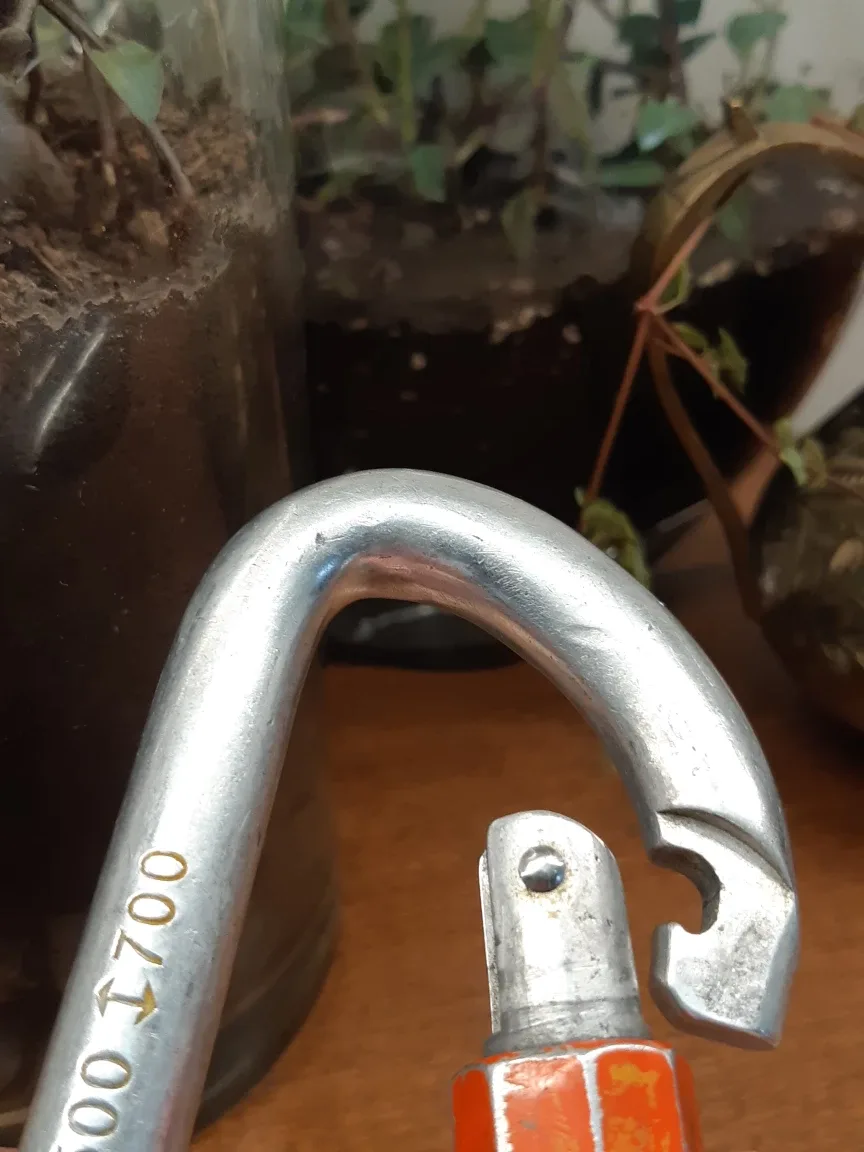 Bonaiti Carabiner image indicator(2)