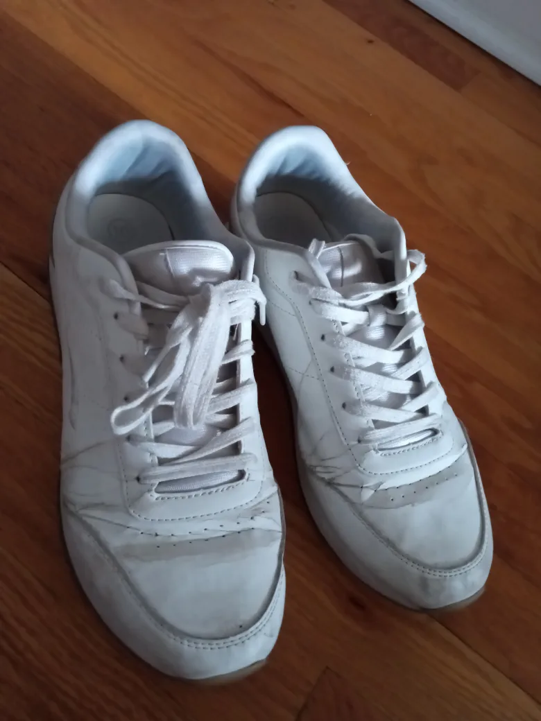 LA Gear White Sneakers thumbnail