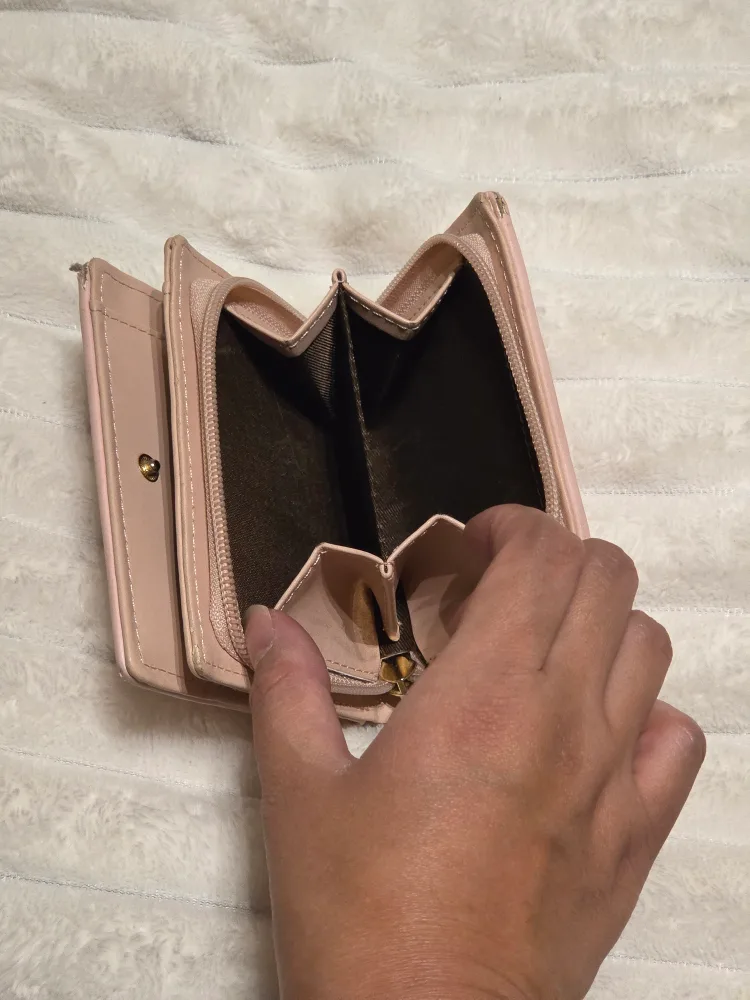 Pink Quilted Wallet with Bow & Cat Charm image indicator(2)