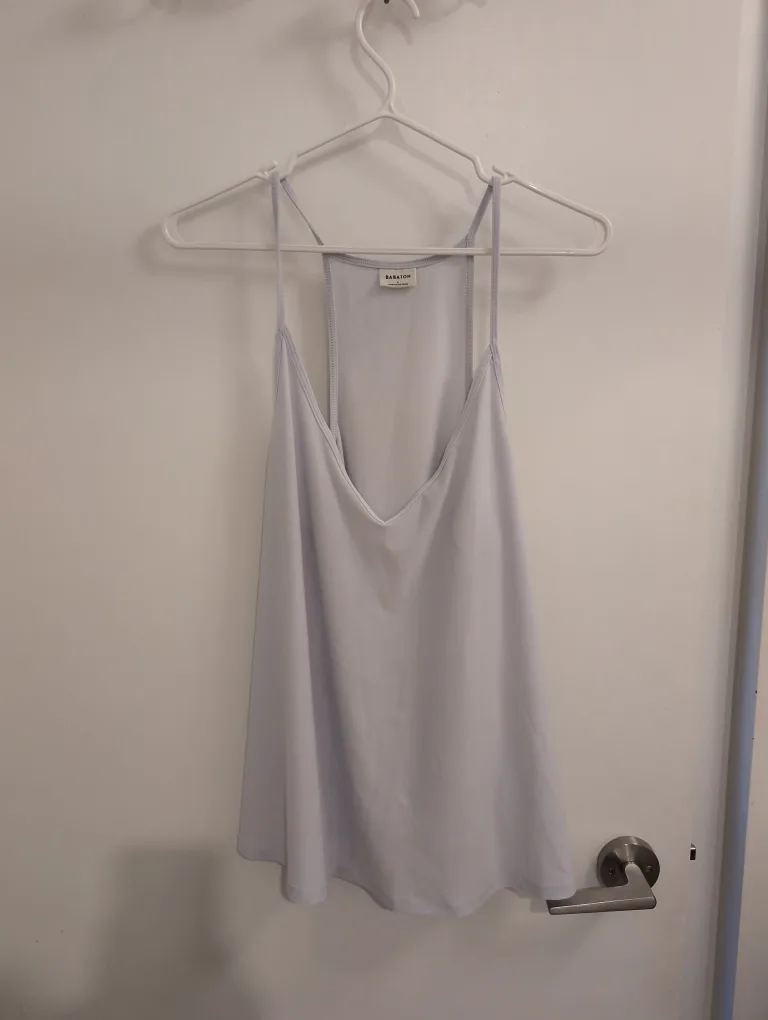 🇨🇦 Aritzia - Babaton Tank Top - Size Large thumbnail