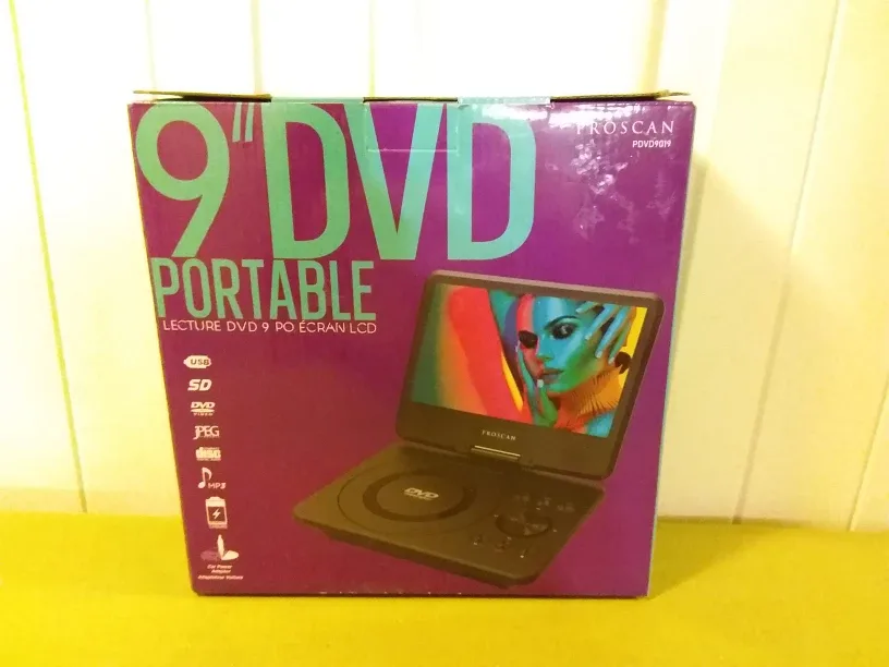 Portable DVD Player - 9 " 📀 🎞️ - Retails $150+ 🇨🇦 thumbnail