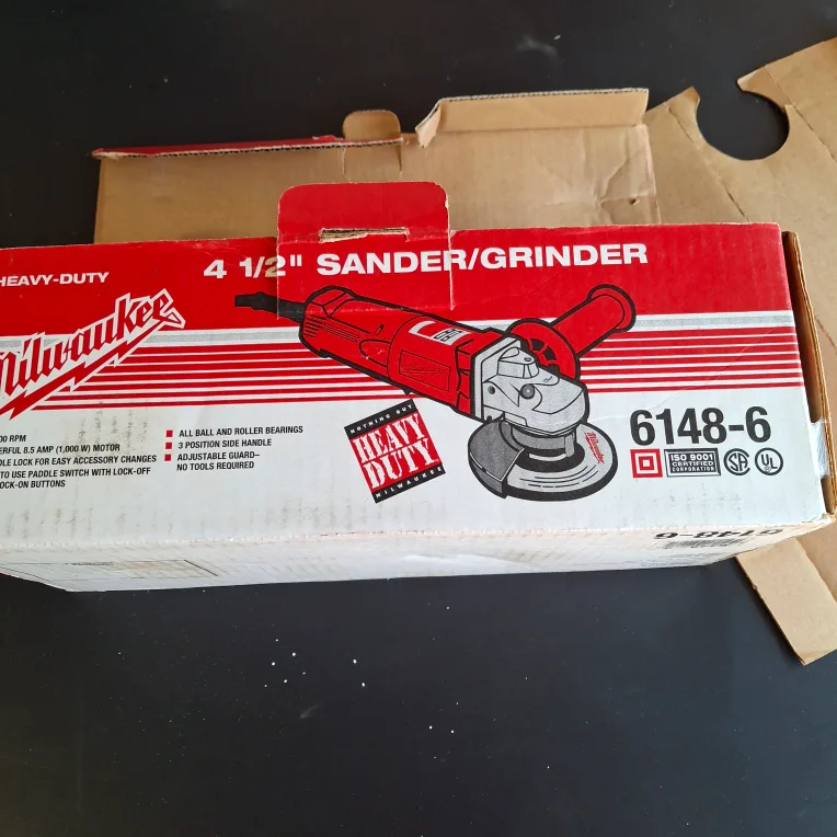 Milwaukee 6148-6 4 1/2" Sander/Grinder - New thumbnail