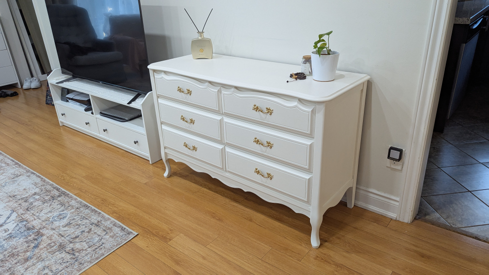 Freshly Refinished French Provincial Dresser. Can Deliver - photo 2