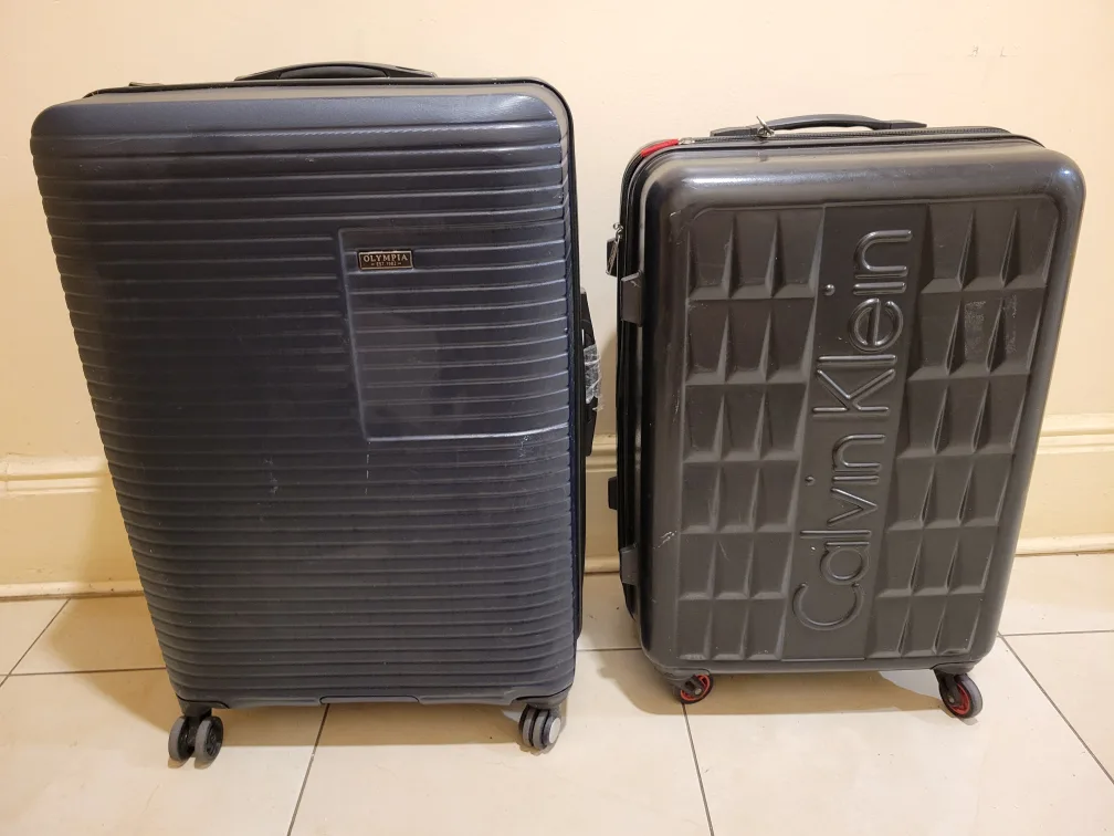 Suitcases with 4 wheels thumbnail