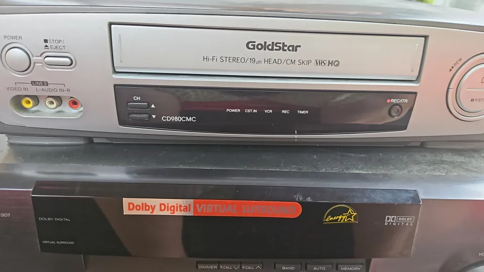 GoldStar Hi-Fi Stereo VCR Player thumbnail