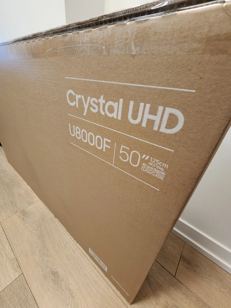 New Samsung Crystal UHD U8000F 50 inch TV thumbnail