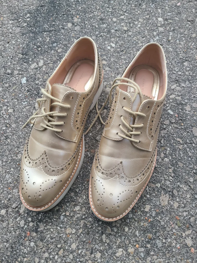 Zara Woman Gold Wingtip Platform Shoes thumbnail