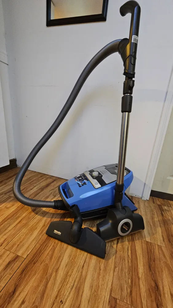 Miele Vacuum  Blizzard CX1 TurboTeam - Bagless -