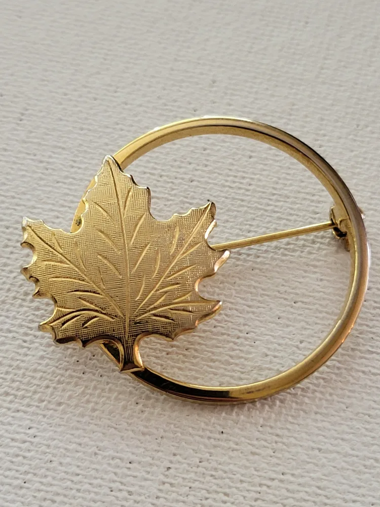 Maple Leaf Brooch - Gold Tone thumbnail