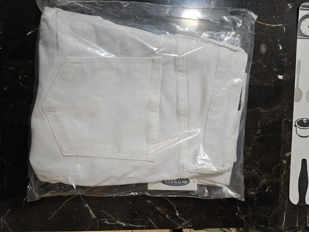 Old Navy White Denim Jeans - New with Tags! thumbnail