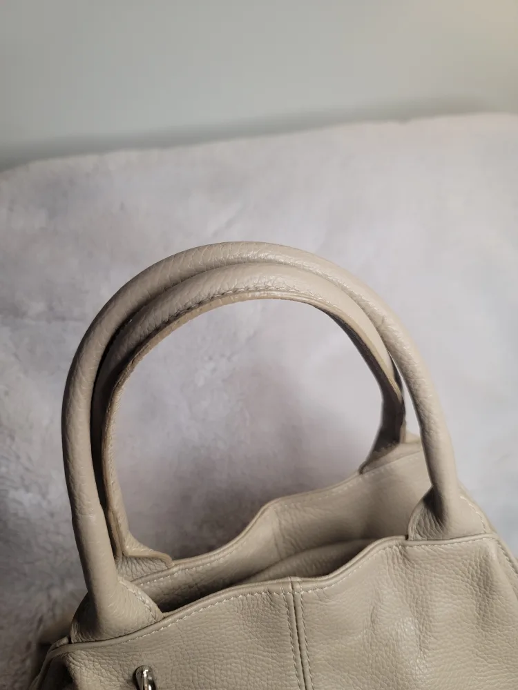 New Italian Leather handbag image indicator(3)