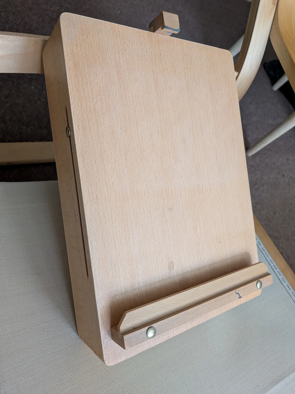 small easel box + acrylic paints image indicator(2)