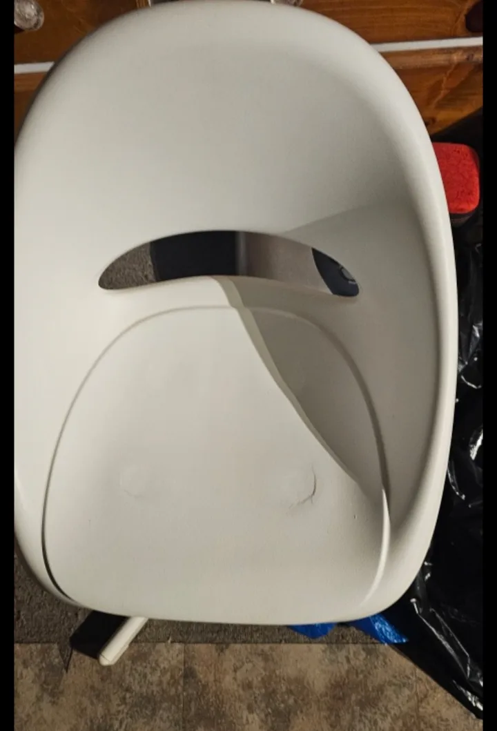 IKEA LOBERGET / MALSKÄR Swivel Chair, White image indicator(3)