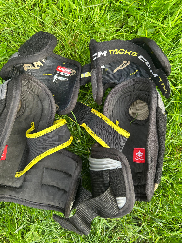CCM Tacks Classic SE Elbow Pads - Medium - photo 3