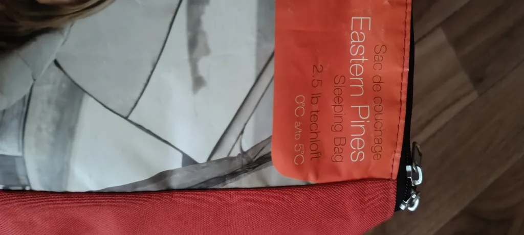 Roots Outdoor Sleeping Bag with Pillow image indicator(7)