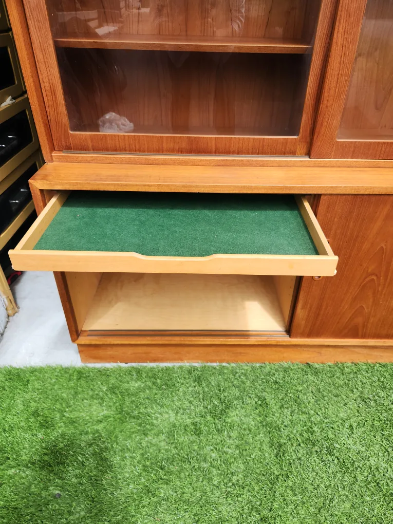 Wooden Display Cabinet with Sliding Doors image indicator(9)