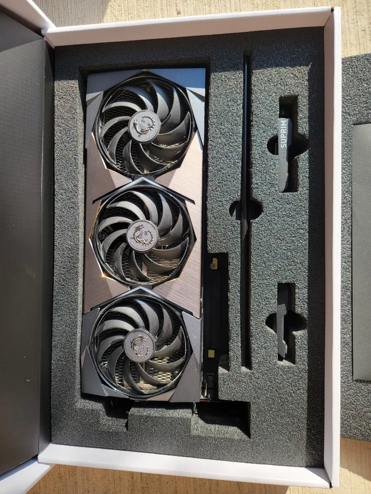 MSI GeForce RTX 3070 Suprim X Graphics Card 🇨🇦 image indicator(4)