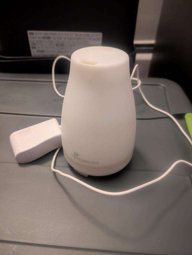 Diffuserlove White Diffuser with Charger
