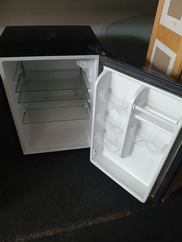 Refrigerator thumbnail
