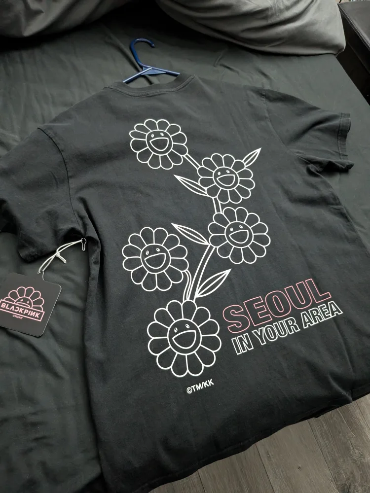BLACKPINK Murakami Seoul T-Shirt, Size L Brand New thumbnail