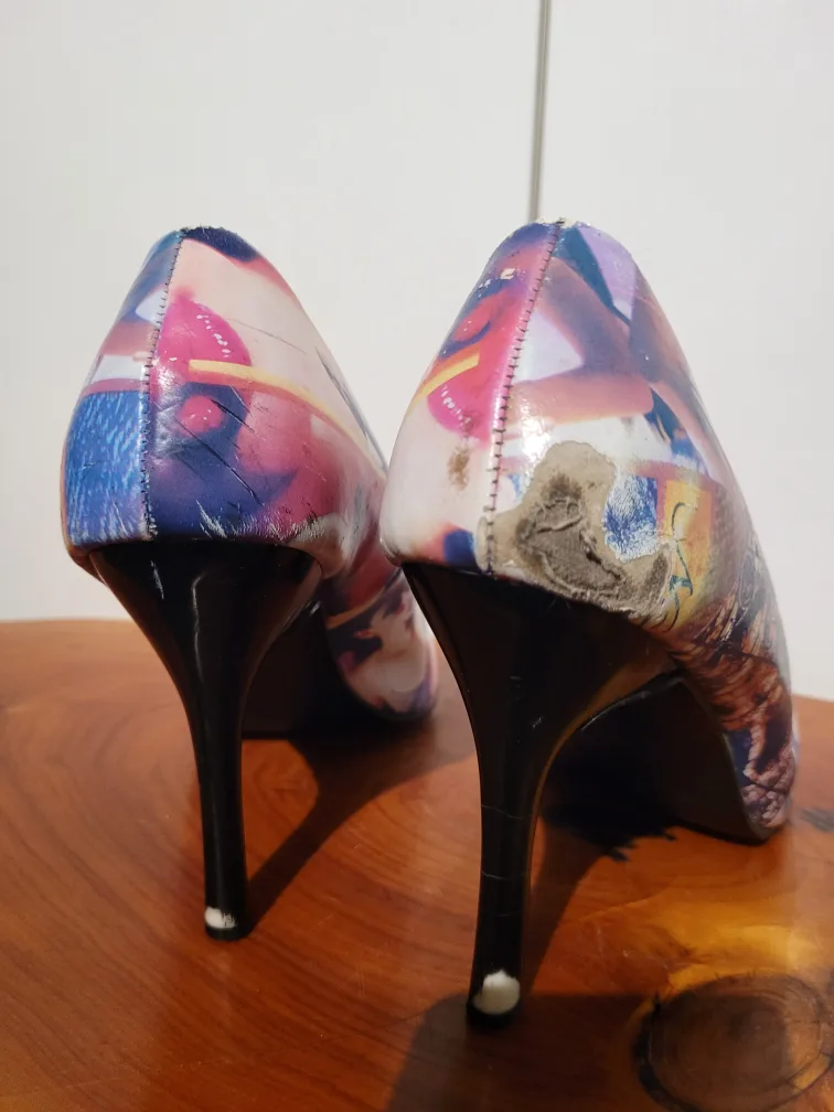 Unique 90's Avant Garde Pumps image indicator(6)