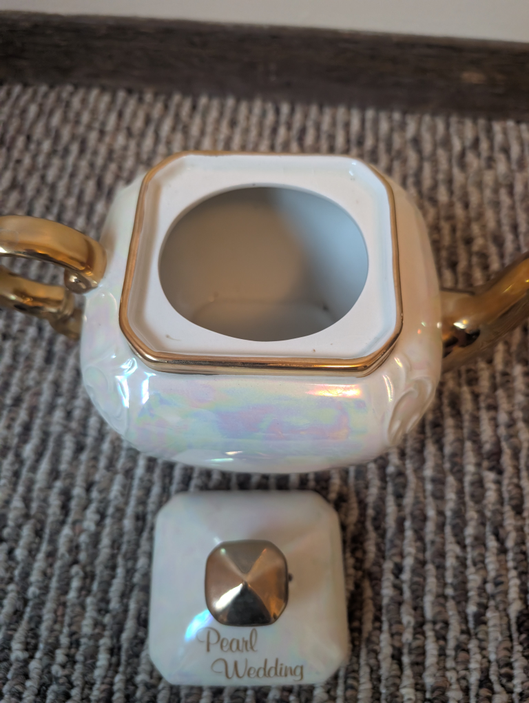 22k Pearl Wedding Teapot - photo 3