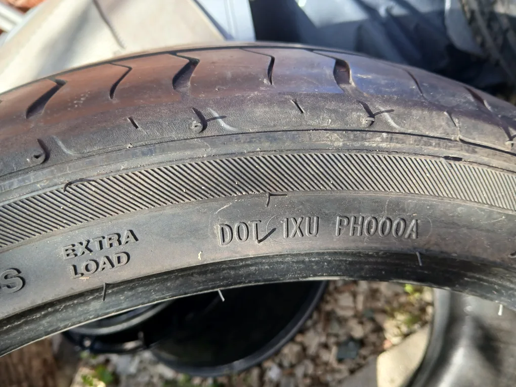 Centara Vanti HP Tire 255/35ZR18 image indicator(3)