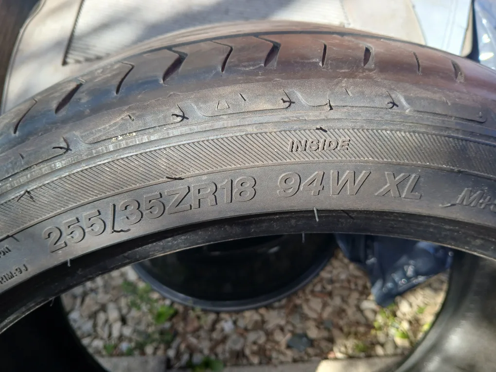 Centara Vanti HP Tire 255/35ZR18 image indicator(2)