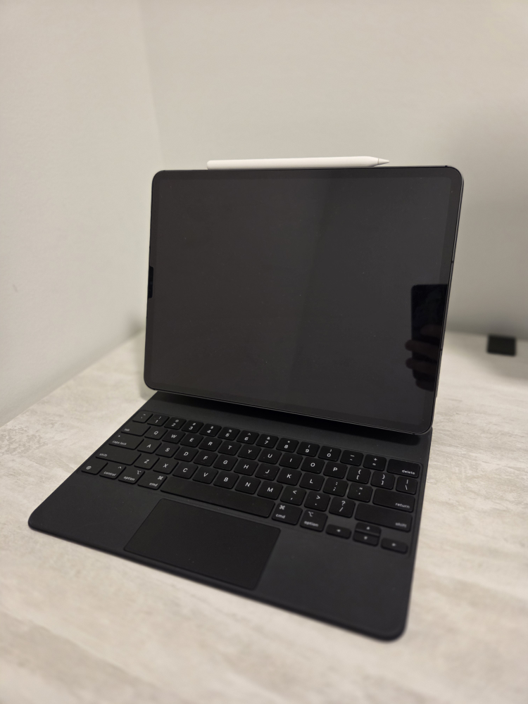 iPad Pro 12.9″ (5th Gen, M1) – 128GB – Wi‑Fi + Cellular